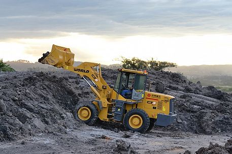 Pá Carregadeira - 3200Kg