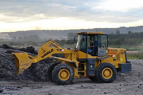 Pá Carregadeira - 3200Kg